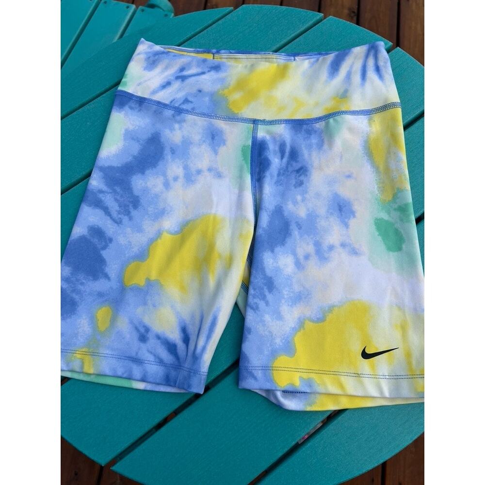 Nike One Mid-Rise 7" Tie-Dye Bike Shorts Cloud Print Medium